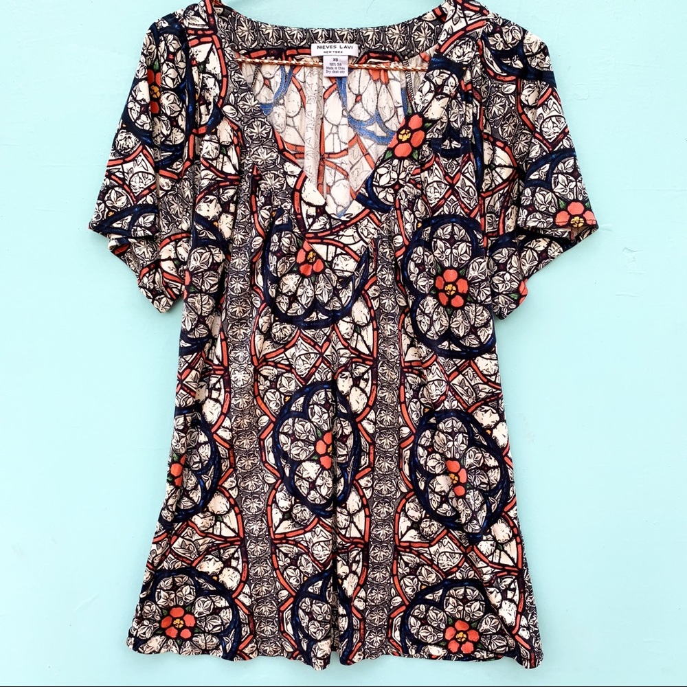 NIEVES LAVI 100 % silk top XS short sleeve stained glass print shirt blouse
